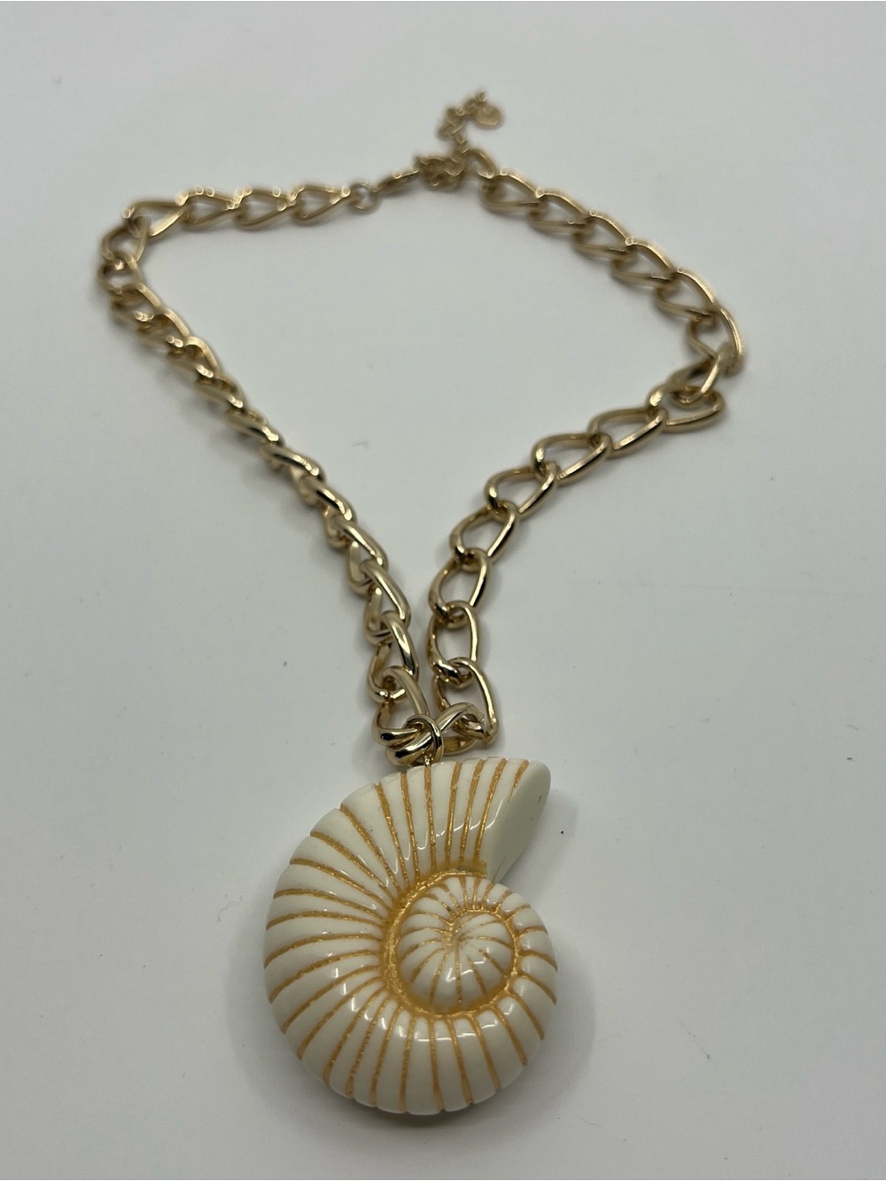Seashell shell Costume chain Necklace cream gold